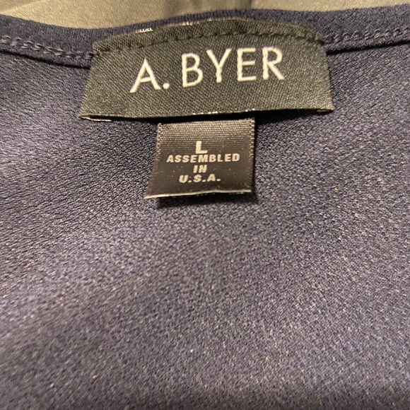 Light weight tank top, can dress it up or down - Picture 2 of 2